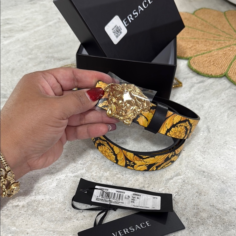 Versace Black and Gold Baroque Medusa Belt - Picture 2 of 3